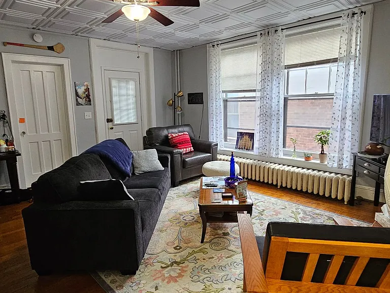 318 State St — Photo 2