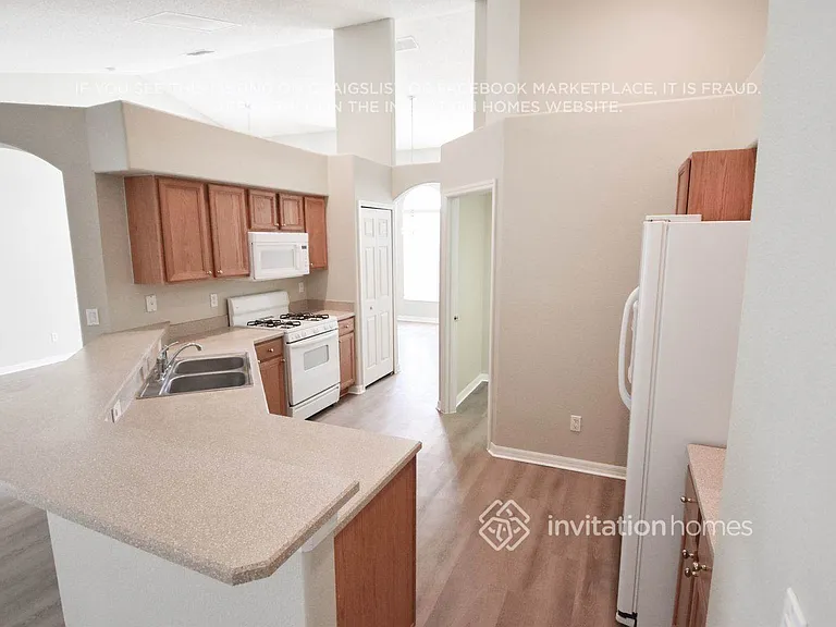 15719 Heron Hill St — Photo 5
