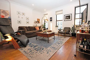 Rented by R New York