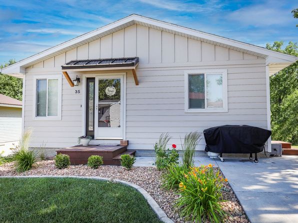 35 Brook Cir