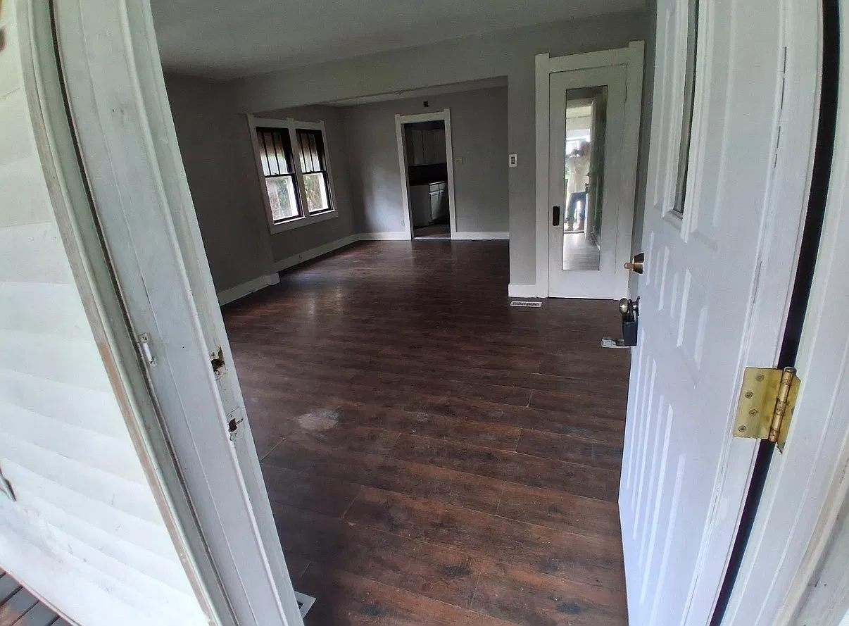2 bed, $1,075 — Photo 2