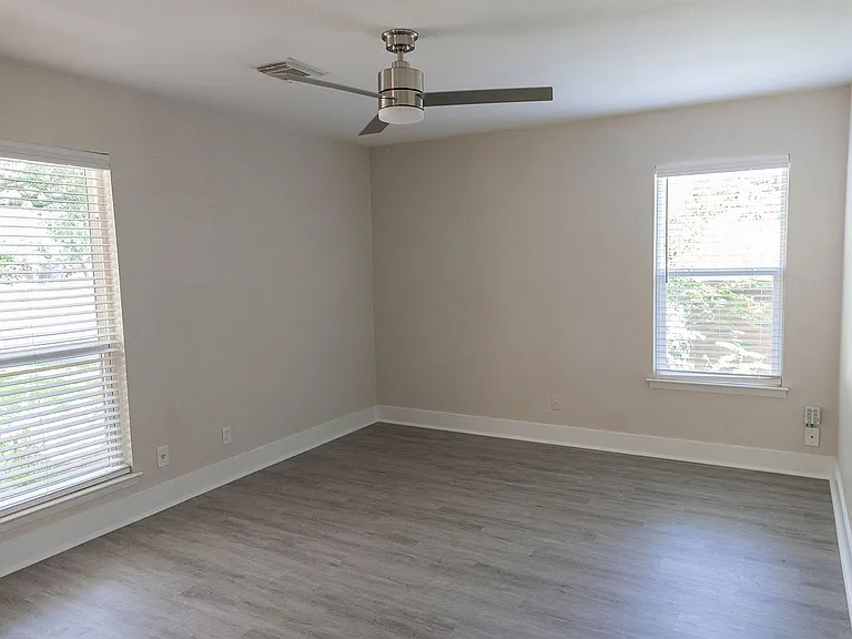 1507 Grayford Dr — Photo 16