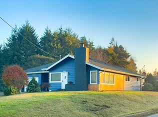 345 S Crestline Dr, Waldport, OR 97394