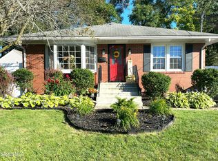 1 Old Myers Dr, Albany, NY 12205