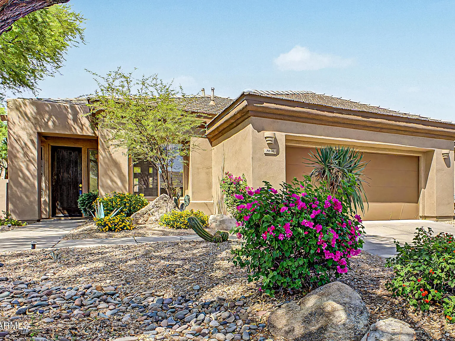 2 bed, 2.0 bath, 1974 sqft, $3,600 — Photo 3