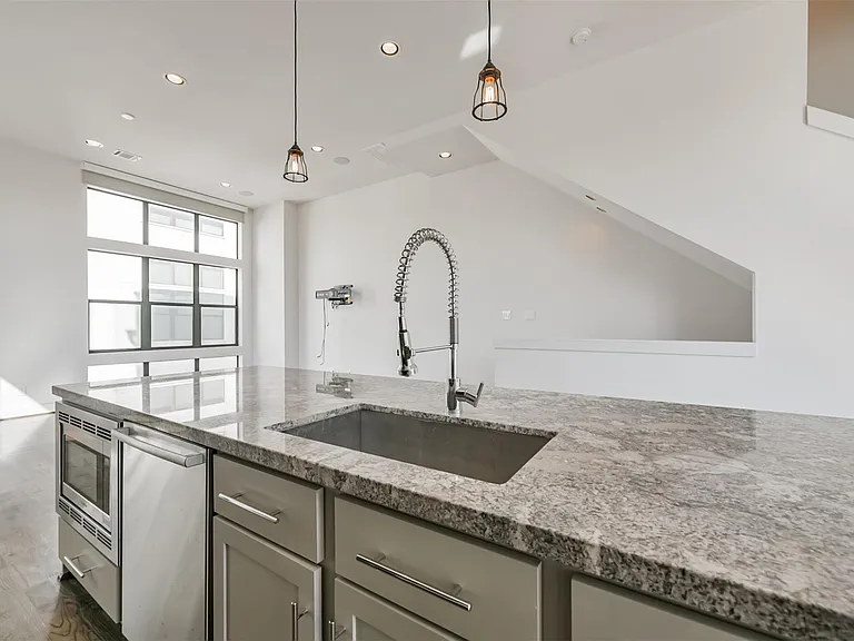 2824 Clay St — Photo 18