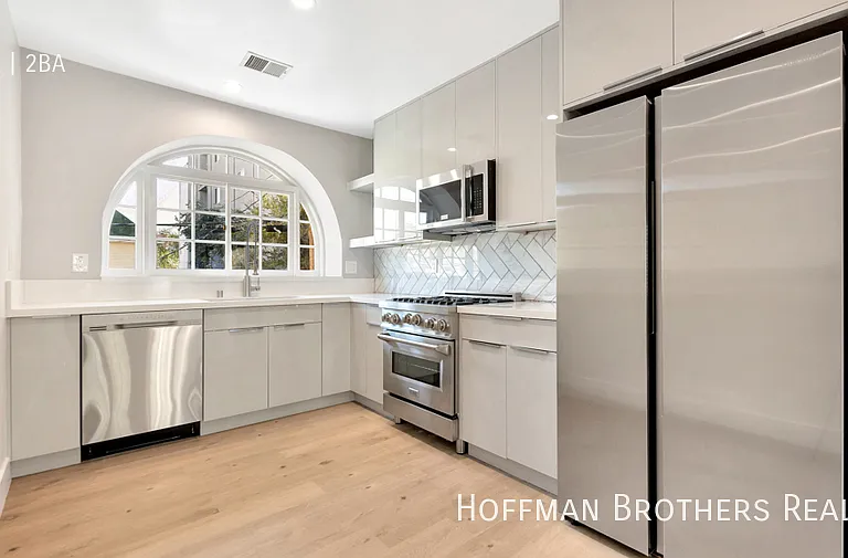 646 Hauser Blvd — Photo 4