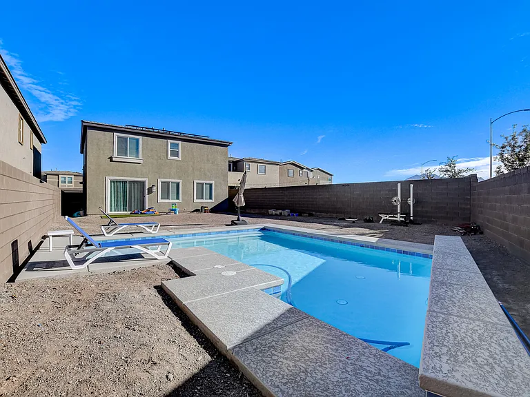 293 Mount Langley St — Photo 37