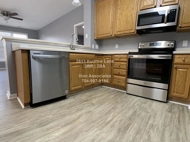 2813 Kudrow Ln #2813 — Photo 3