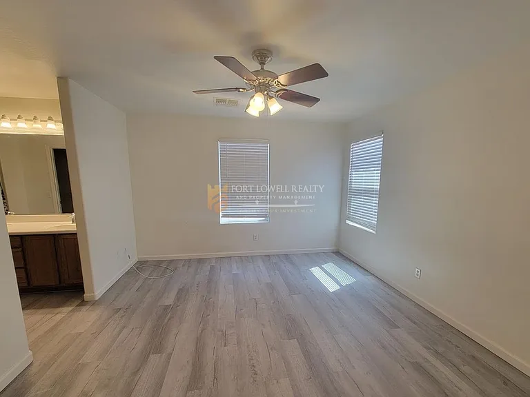 7226 S 48th Gln — Photo 10