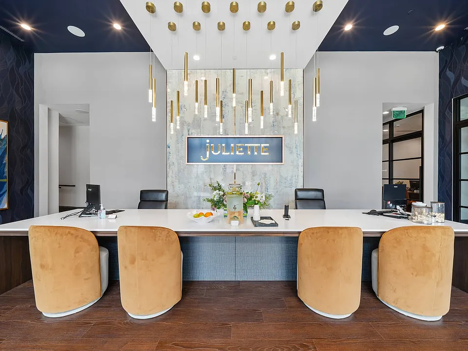 Juliette Lobby