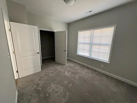 444 Bellingham Dr NE — Photo 3