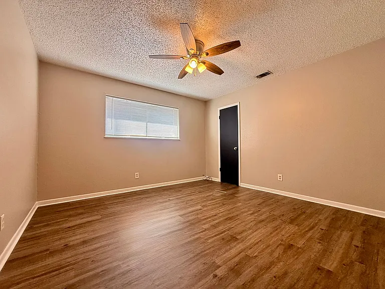 406 E Old Highway 80 — Photo 20