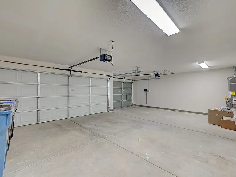 3120 Siena Cir — Photo 43