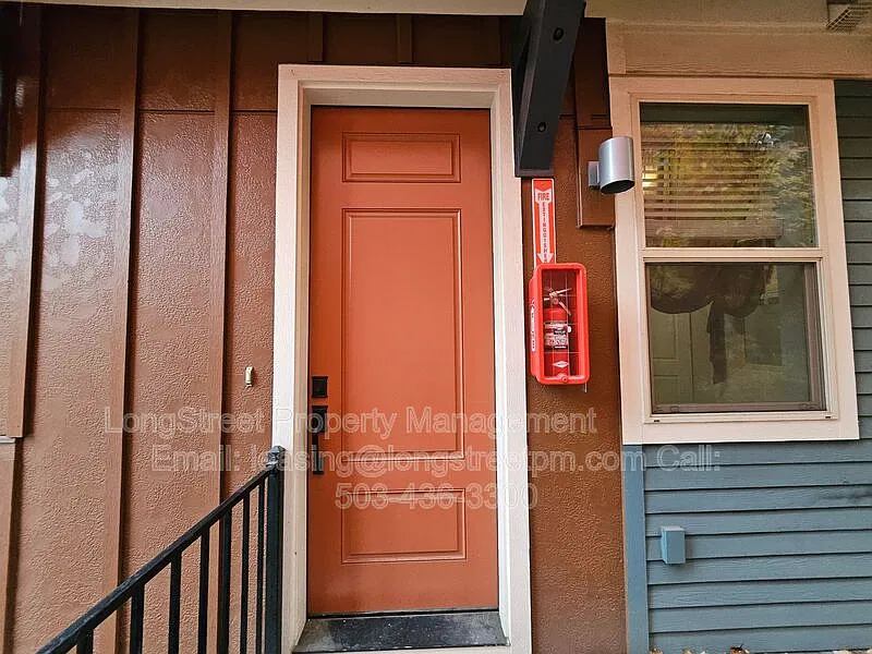 2 bed, 1.5 bath, 656 sqft, $2,095 — Photo 3