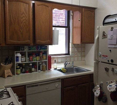 2nd image of 496 Pavonia Ave #204