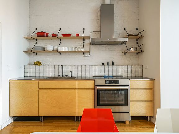 5th image of 1087 Herkimer St #1