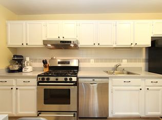 11807 Breton Ct APT 21, Reston, VA 20191