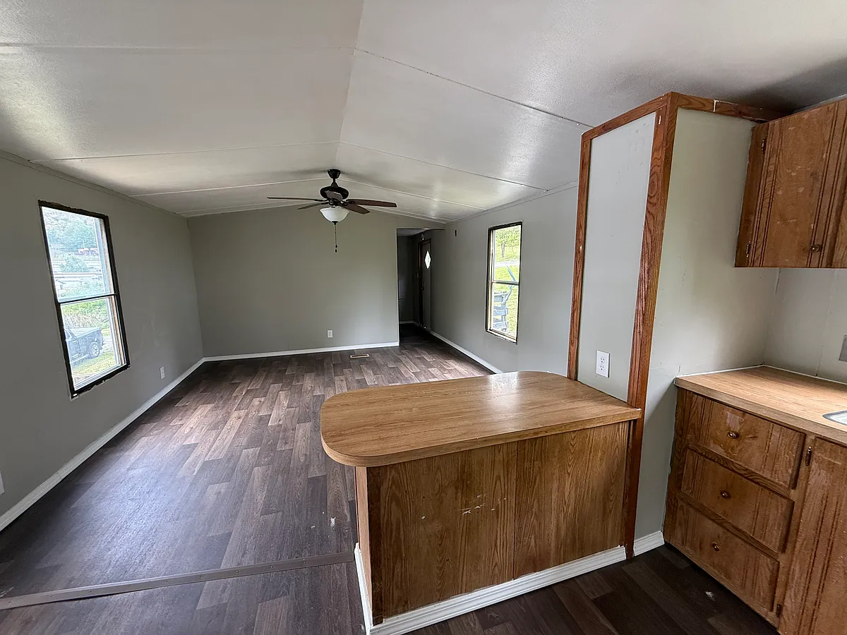 Building Photo - 208 Caboose Cir #27