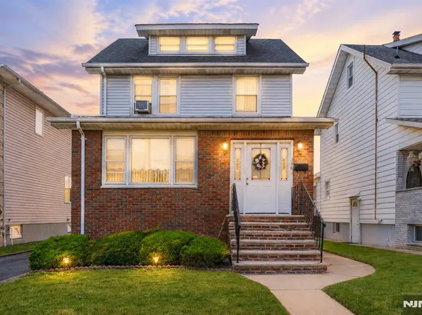 346 Page Ave, Lyndhurst, NJ 07071