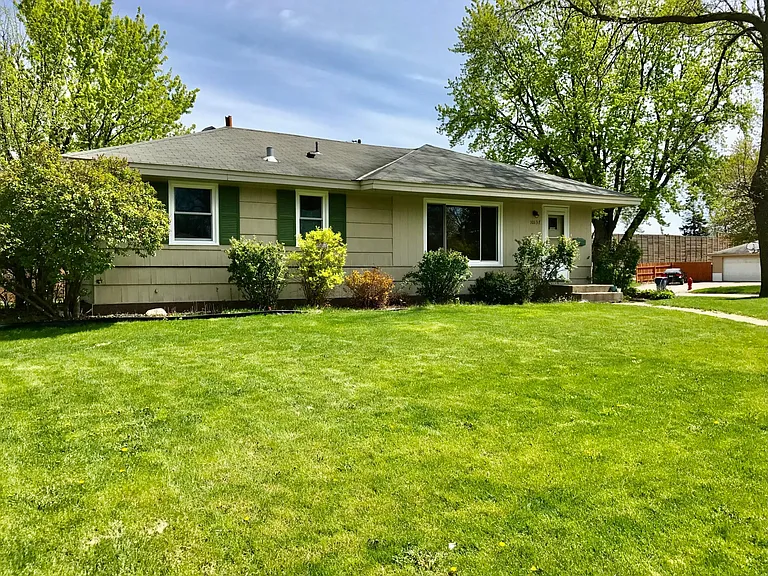 10137 Colfax Ave S — Photo 22