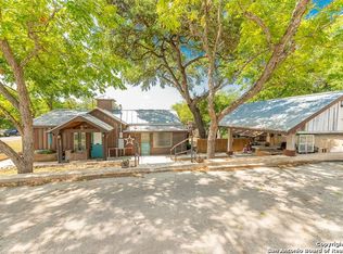 903 13th St W, Bandera, TX 78003