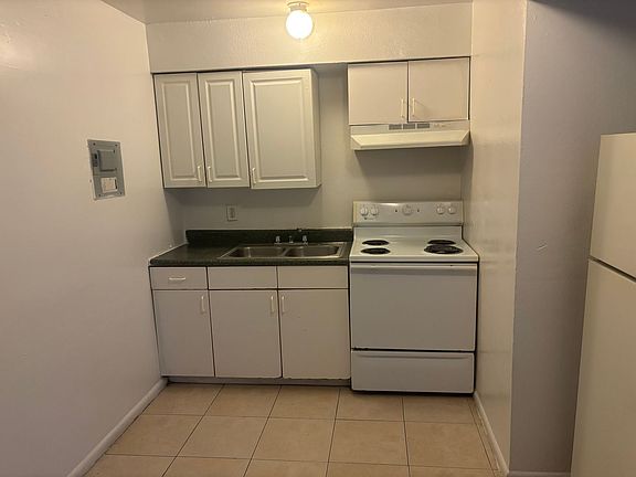 5th image of 2701 Avenue E APT B