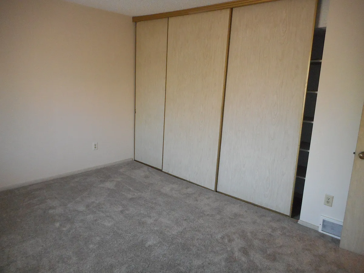 Building Photo - 8494 Lane Dr #6