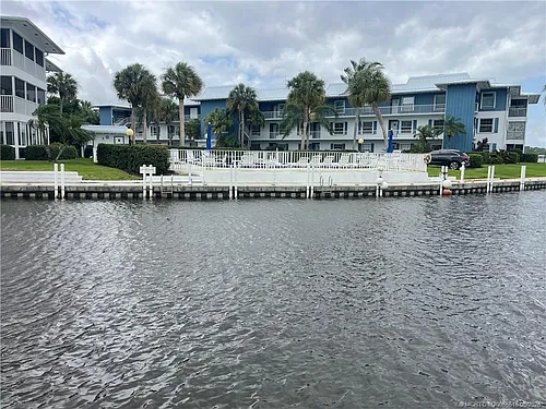 1858 SW Palm City Rd #203 Photo 1