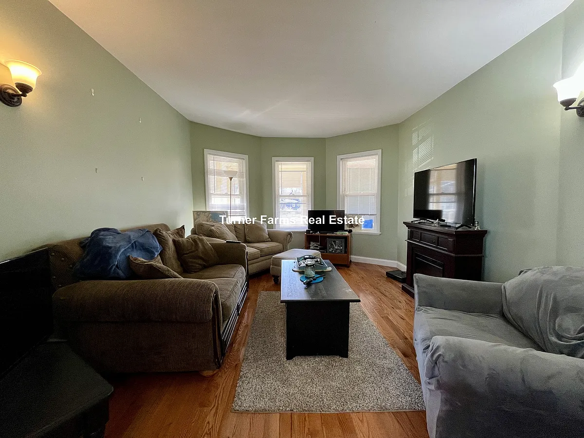 Building Photo - 45 Martin St #3