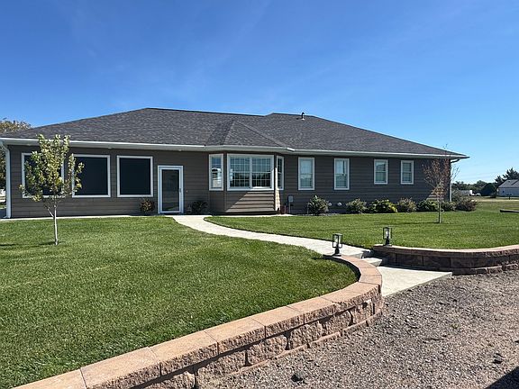 3rd image of 606 Sun Ave