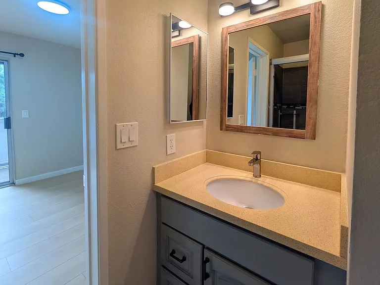 338 S Willard Ave — Photo 15