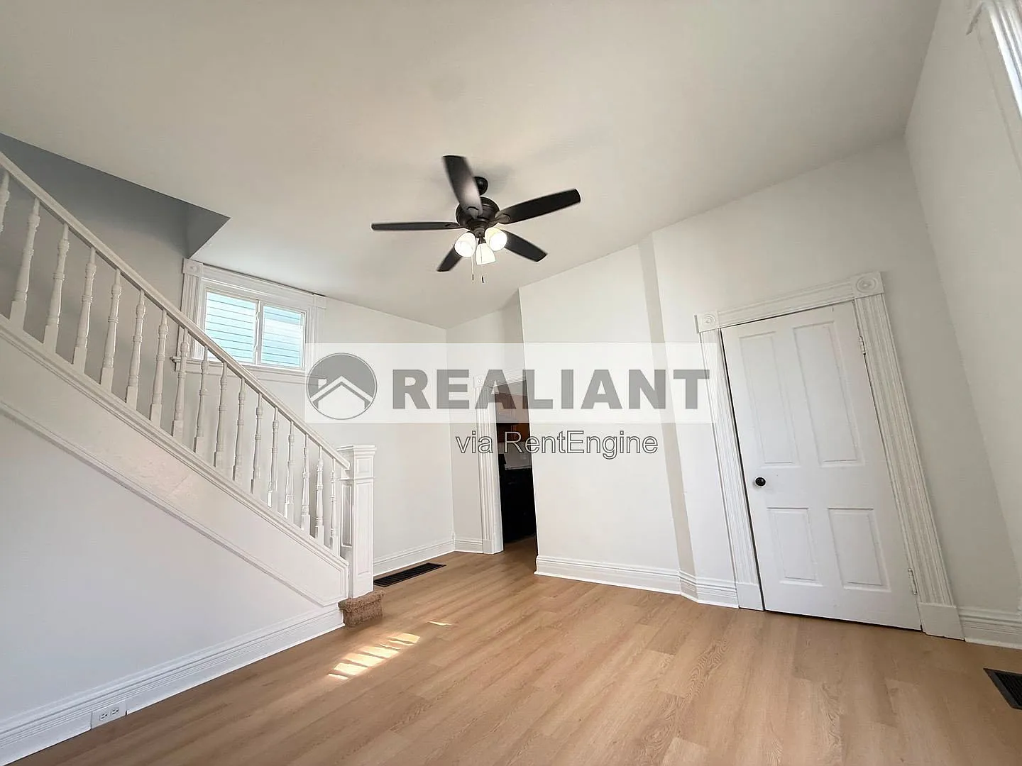 3 bed, 1.0 bath, $1,895 — Photo 2
