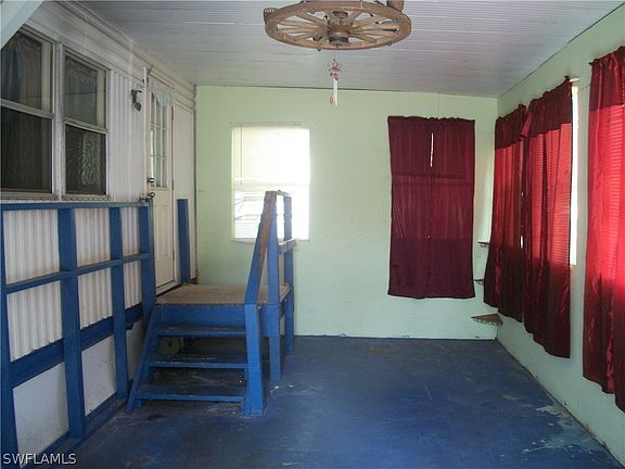 3rd image of 542 Avenue F NW