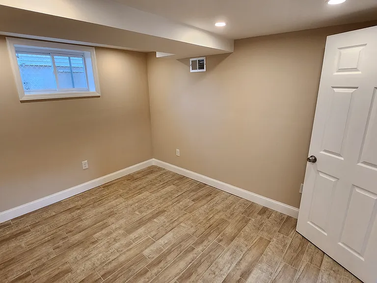 53 Willow Ave #HSE — Photo 7