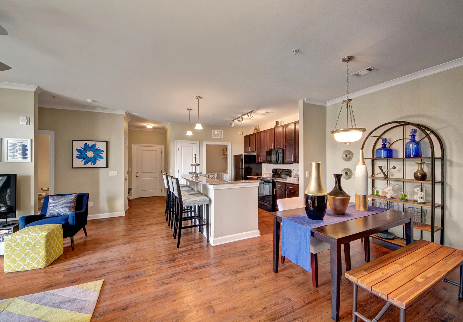 The Promenade Apartments at Pinnacle Hills — Photo 2