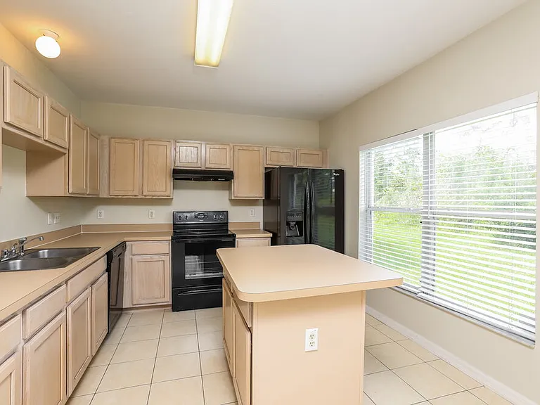 4208 Forest Island Dr — Photo 6