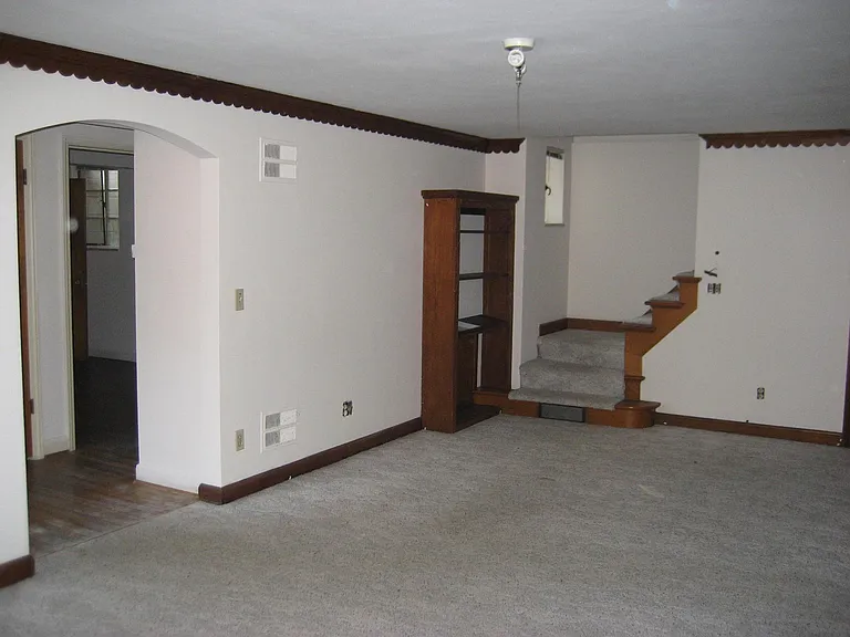 2130 Wyndhurst Rd #1 — Photo 2