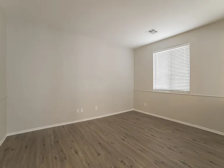4439 W Apollo Rd — Photo 5