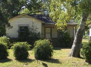 807 Clear Lake Rd, Highlands, TX 77562