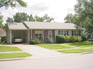 327 W Arch St, Nevada, MO 64772