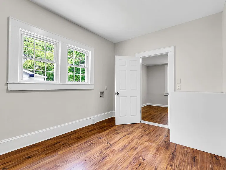1320 W Friendly Ave — Photo 19
