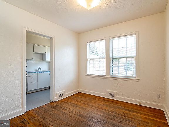 5th image of 405-405A E Bellefonte Ave