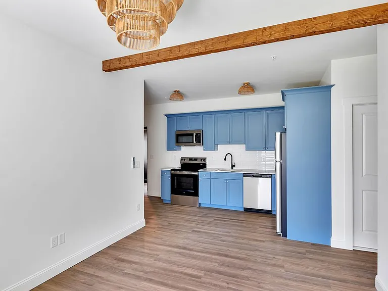 36 Pawling Ave #102 — Photo 3