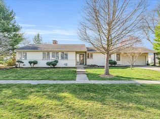 303 E Sherman St, Saint Joseph, IL