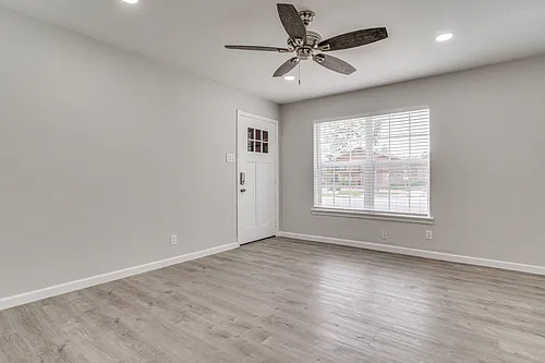 5444 Gaston Ave #204 Photo 1