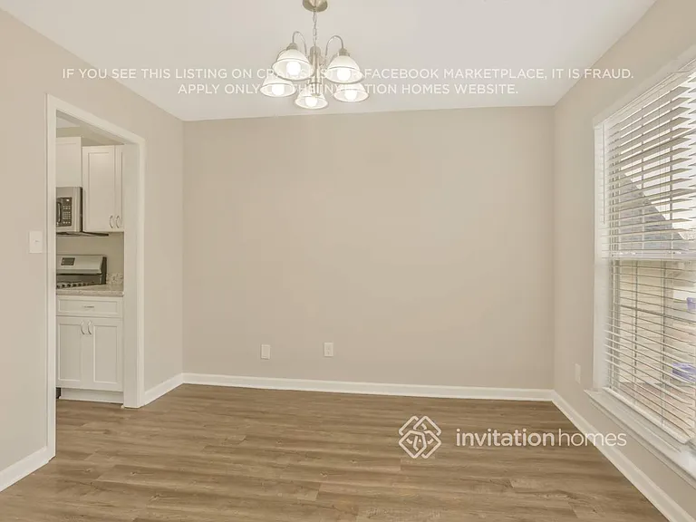 1009 Meadow Glen Cir — Photo 10