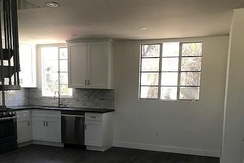 5th image of 115 N Pass Ave APT P