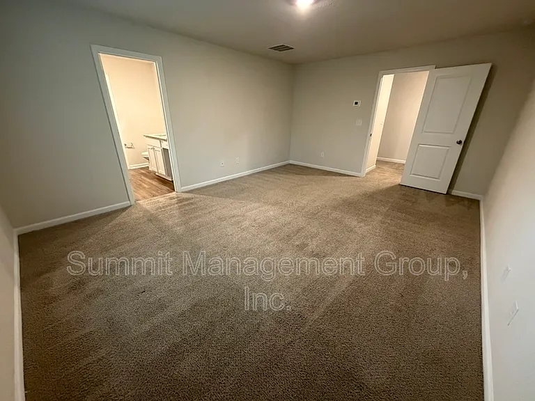 219 Limestone Cir — Photo 18