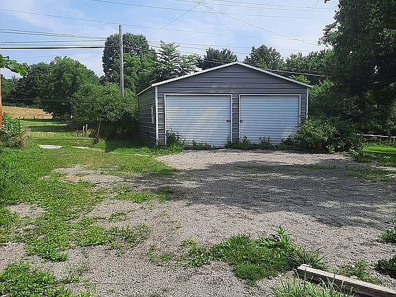 5th image of 43557 18th Street Hts